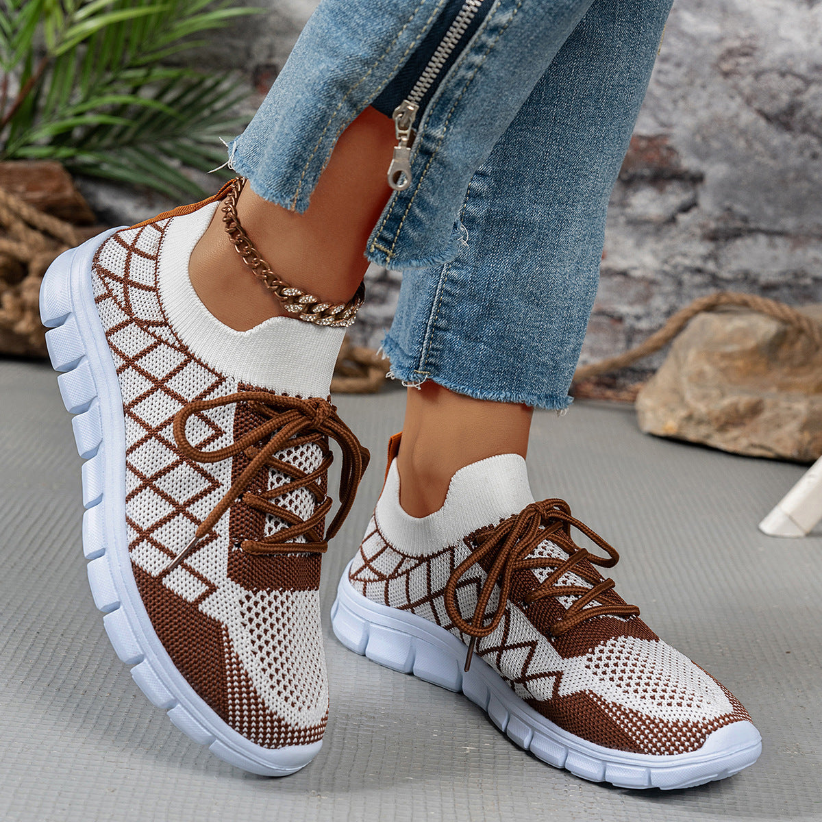 Colorblock Plaid Lace-Up Flyknit Sneakers Ins Mesh Casual Shoes Fashion Breathable Walking Running Sports Shoes For Women